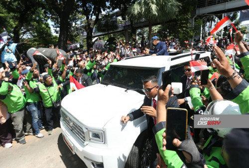 Para driver ini pun memberikan dukungan dan semangat kepada Presiden dan Wakil Presiden baru dalam menjalankan tugasnya memimpin Indonesia selama 5 tahun ke depan.