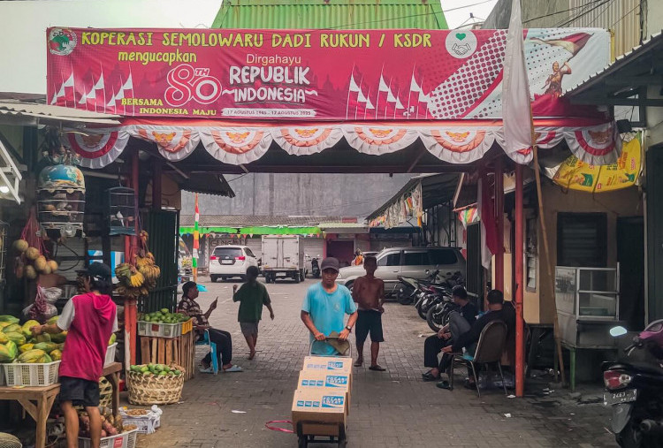 Koperasi Merah Putih Semolowaru Bantu Warga Dapat Sembako dengan Harga Miring