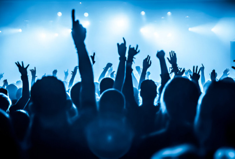 10 Starter Pack Konser yang Wajib Dibawa Agar Momen Makin Maksimal
