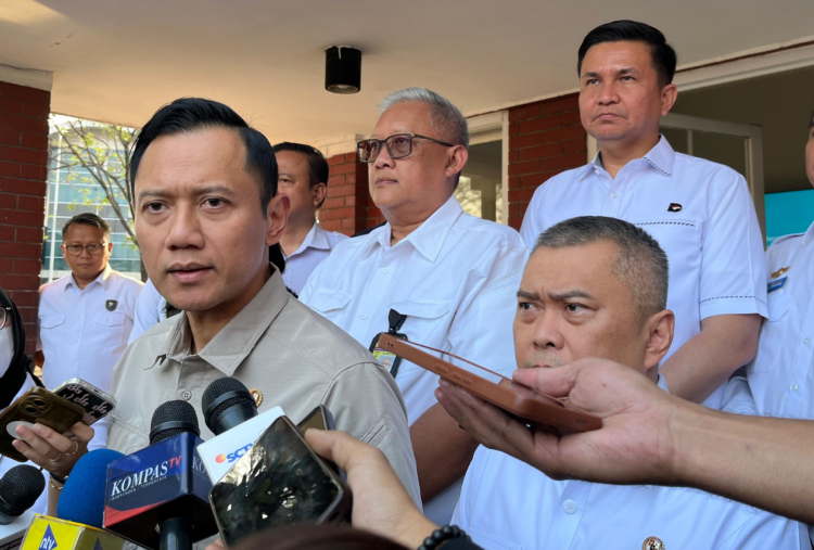 AHY: 2.961 Penerbangan Kena Imbas Erupsi Anak Krakatau, 341 Ribu Penumpang Terdampak