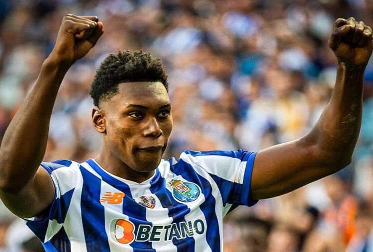 Chelsea dan Tottenham Hotspur Berebut Striker Porto Samu Aghehowa, Harga Tembus Rp1,5 TRILIUN!