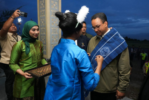 Kampanye Akbar di Maluku Utara, Anies Antusias Berdiskusi dengan Masyarakat Ternate