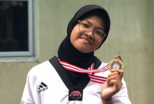 Nabila Sabet Emas Taekwondo KONI Palembang
