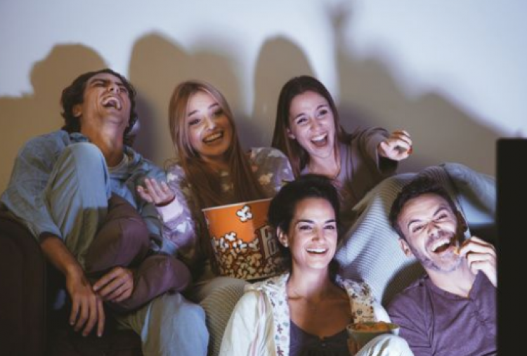 5 Rekomendasi Film Keluarga Terbaik Sepanjang Masa untuk Menemani Momen Kumpul Bersama