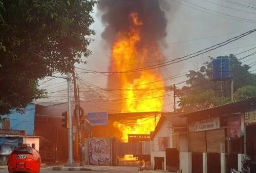 Ngerih! Gudang Gas Elpiji di Jakarta Timur Terbakar, Warga Sempat Mendengar Suara Ledakan