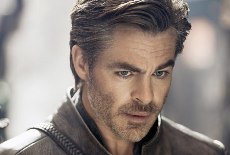 Chris Pine Dikabarkan Ditawari Peran Batman di Film Animasi Dynamic Duo