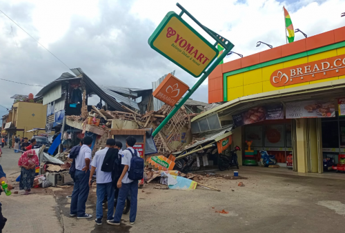 Dampak Gempa Cianjur 5,6 M, Bangunan Rumah Roboh dan 8 Mobil Tertimbun Longsor