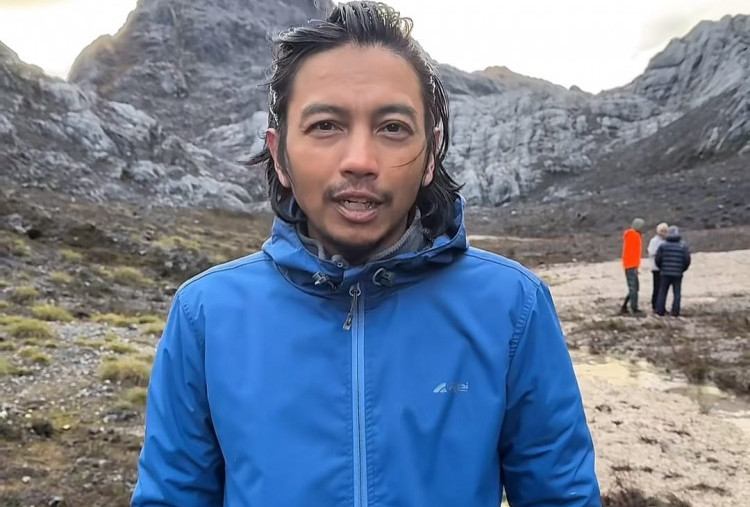  Fiersa Besari Ceritakan Kondisi di Puncak Carstensz usai Tragedi Tewasnya 2 Pendaki Wanita