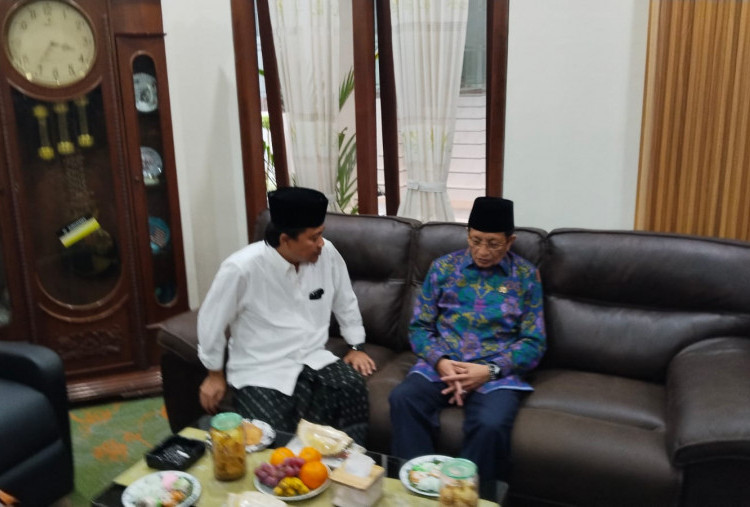 Menag Kunjungi Ponpes API Tegalrejo, Gus Yusuf Mengadu Soal Gaji Guru Madrasah yang Kecil 