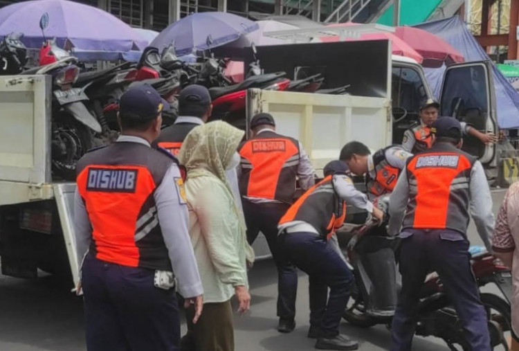 Parkir Liar di Jakarta Menjamur di Bulan Ramadan, Diawasi Ketat CCTV hingga Patroli Gabungan 