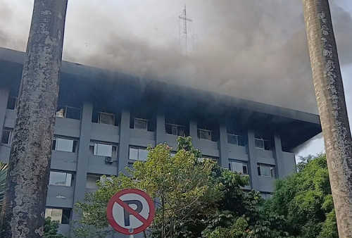 Kebakaran Gedung Bakamla RI di Menteng, Asap Mengepul dari Lantai 6 