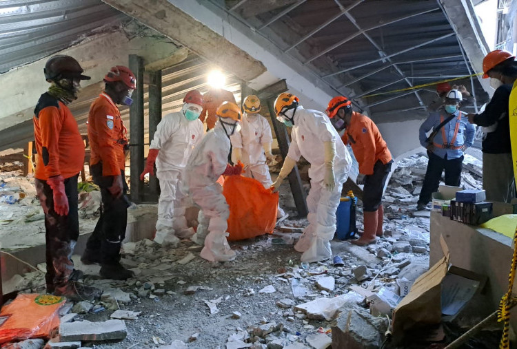 Jumlah Korban Ponpes Al-Khoziny: 14 Orang Tewas, 49 Masih dalam Pencarian
