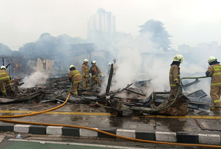 1 Orang Tewas Terpanggang Saat Kebakaran Lapak di Senen   