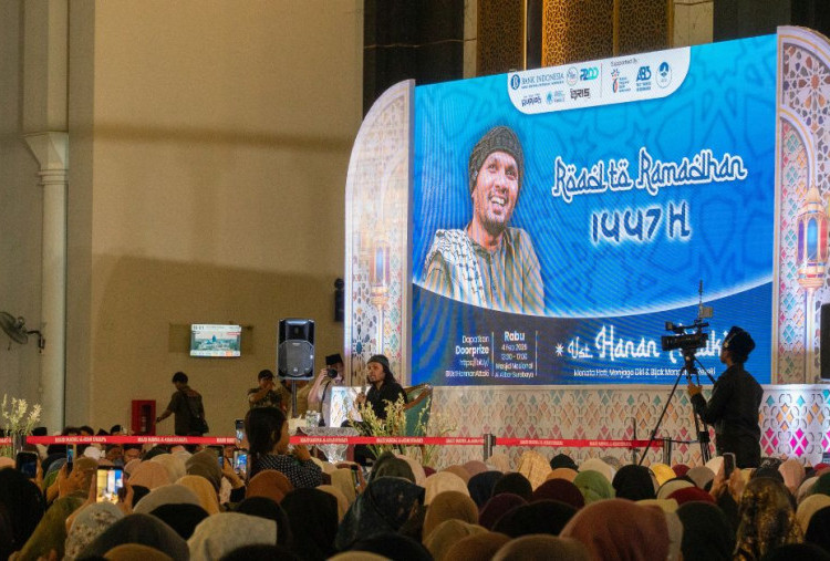 Sambut Ramadan dengan Takwa, Hannan Attaki Ingatkan Umat di Surabaya pada Jalur Langit