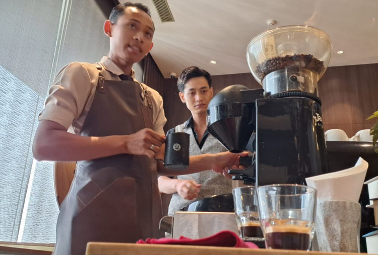 Tips Membuat Coffe Latte ala Barista Hotel Bintang 4