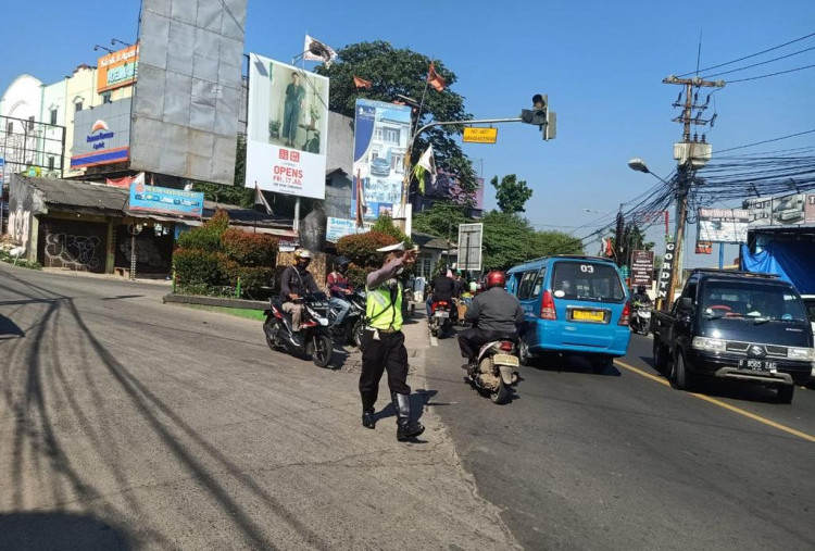Rekayasa Lalin di Tugu Batu Sawangan, Arah Bedahan ke Parung Bingung Mutar Dulu di Sawangan Permai