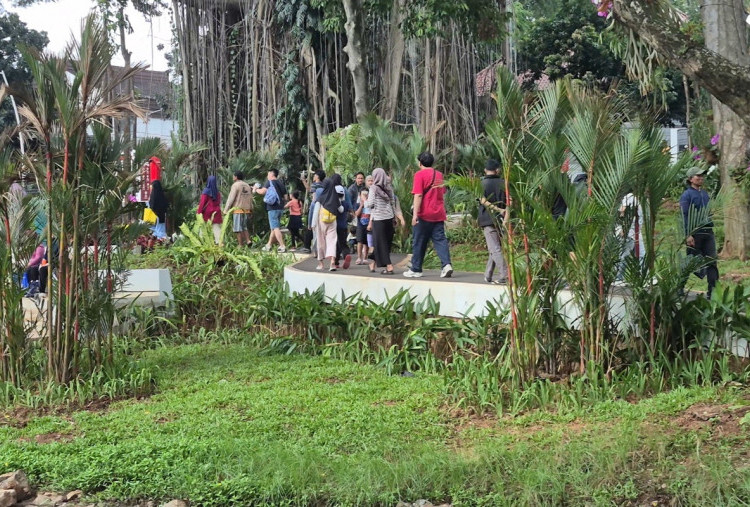 Taman Bendera Pusaka Jadi Daya Tarik Warga, Dari Patung Fatmawati hingga Jembatan Ikonik