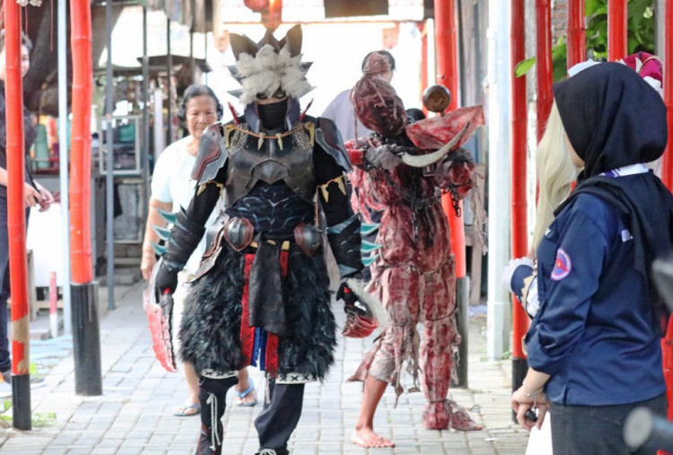 Cosplayer Semarakkan Diversum Synergasia 3.0: Synfesta di Kampung Jebal Surabaya 