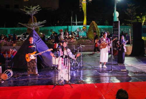 Lagu Duo Etnicholic yang Belum Dirilis Ini sudah Dinikmati Duluan oleh Penonton Festival Seni Balai Pemuda Surabaya