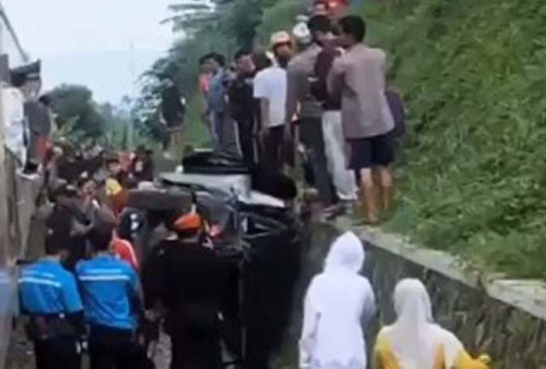 Breaking News: Mobil Tertabrak Kereta Api Siliwangi Sukabumi-Cianjur, Terseret Hingga Ratusan Meter