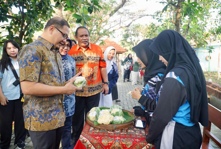 Dindik Jatim Resmikan School Food Care (SFC) di SMAN 3 Bojonegoro