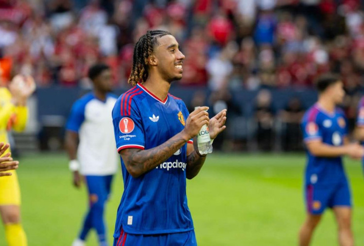 Leny Yoro Tegaskan Target Man United: Juara Liga Inggris 2026/2027!