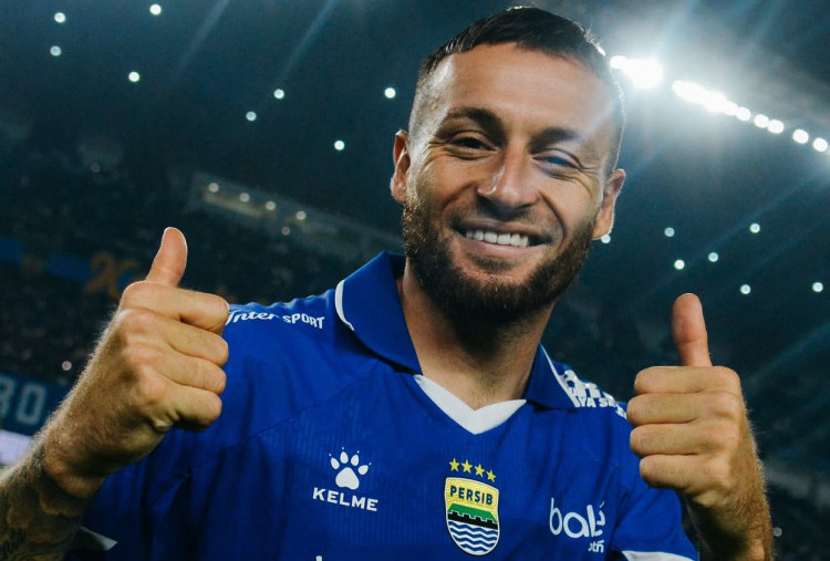 Marc Klok: Saya Tidak Terlalu Menikmati Kemenangan, Tapi Senang Persib Bisa Lolos ke Putaran Berikutnya