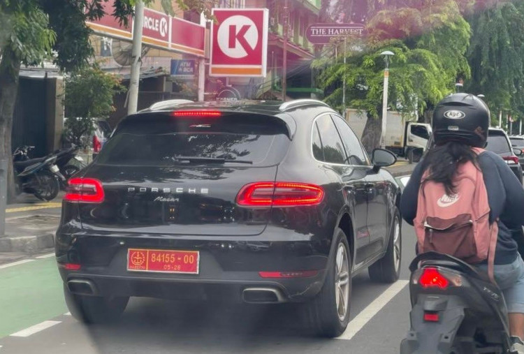 Heboh Porsche Macan Diduga Pakai Pelat Dinas TNI, Kok Bisa? Ini Penjelasan Kapuspen