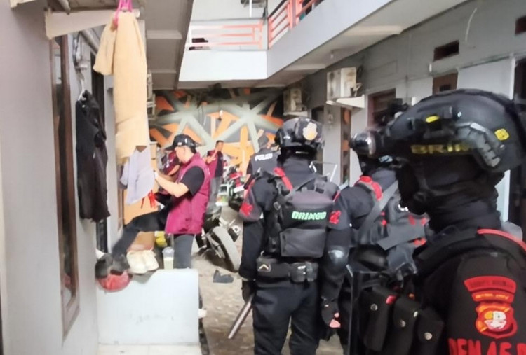 Sarang Narkoba Disasar! Bareskrim Polri dan Polda Metro Jaya Amankan 24 Orang di Kampung Ambon-Boncos