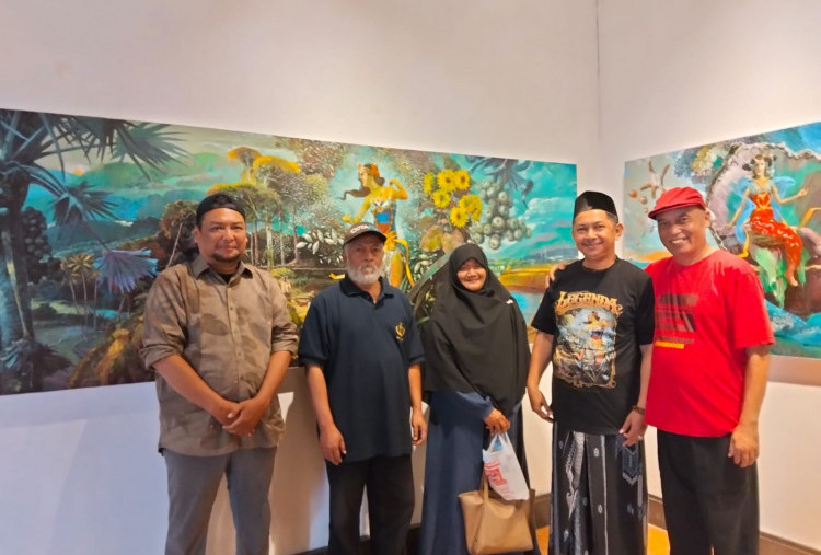 Pameran Sastra Rupa Slamet Henkus: Legenda Itu Hidup