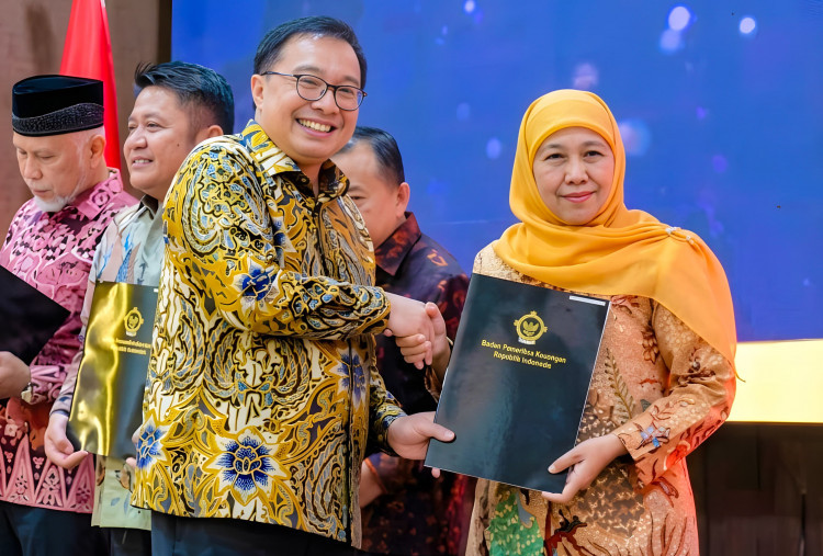 Khofifah Targetkan Jatim Pertahankan Opini WTP 11 Tahun Berturut-turut
