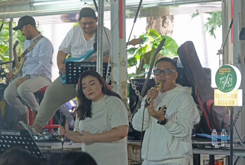 Orange Band Ramaikan Event Jazz To Campus di Universitas Widya Mandala
