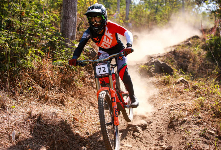 Perfect! Agung Prio-Milatul Kharimah Juara 76 Ultimate Downhill 2026 Seri Pasuruan