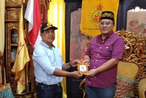  Kepala Adat Bontang Silaturahmi ke Istana Adat Kesultanan Palembang Darussalam