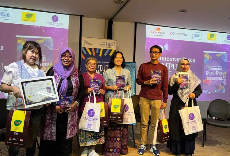 Luka dan Keras Kepala di Balik Rumpun Kupu-Kupu Karya 12 Penulis Perempuan