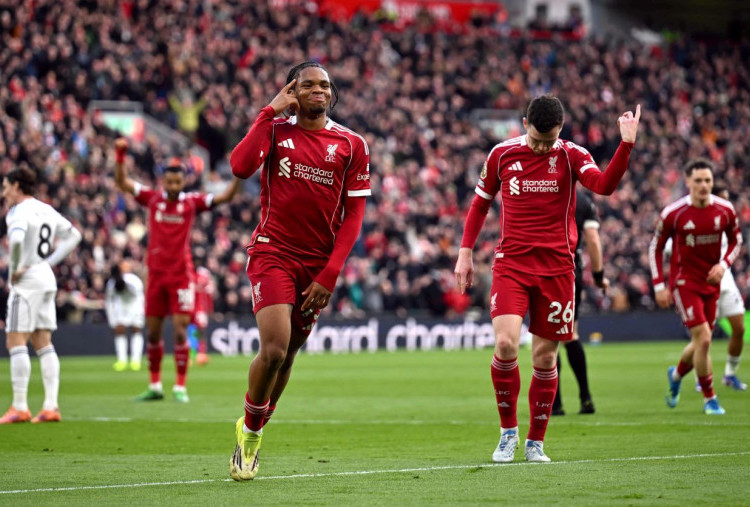 Liverpool vs Fulham 2-0, Ngumoha-Salah Antar The Reds Kembali ke Jalur Kemenangan