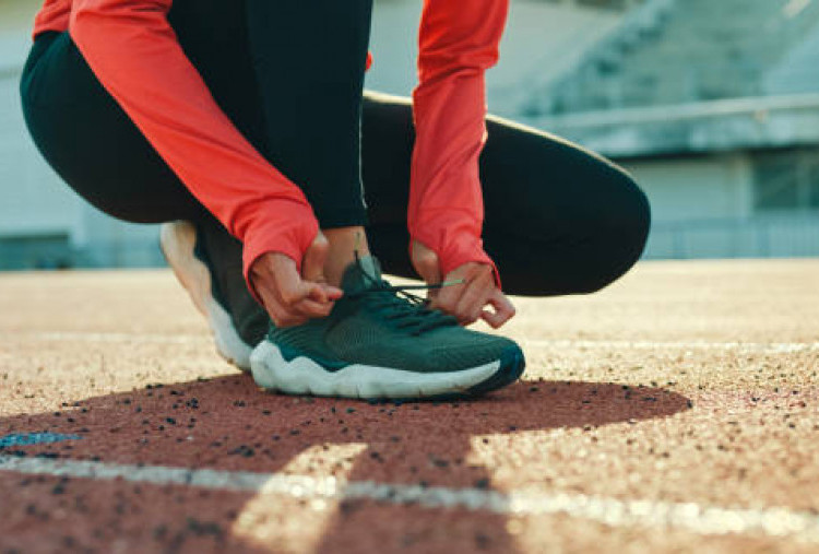 5 Sepatu Lari Lokal Fashionable yang Cocok untuk Aktivitas Harian