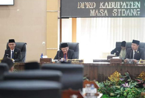 Bupati OKU Timur Sampaikan LKPJ 2021