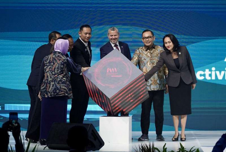 PIS Hadirkan Inovasi dan Kolaborasi Industri Maritim RI di Indonesia Maritime Week 2025