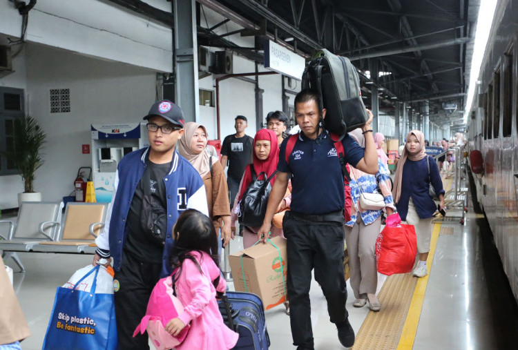 Libur Panjang Maulid dan Imlek, KAI Daop 1 Jakarta Operasikan 7 Kereta Tambahan   