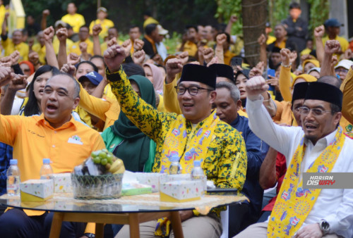 Ridwan Kamil memberikan arahan kepada para peserta yang hadir dalam Apel Pemengan Ridwan Kamil - Suswono di DPD Golkar Jakarta.