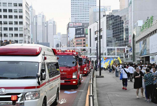 Pria Penenteng Pisau Bikin Panik Penumpang Kereta Api Shinjuku