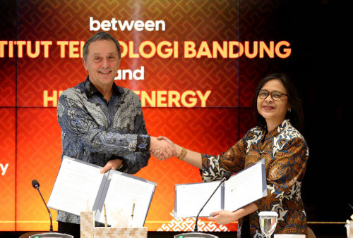 Penandatanganan MoU ini dilakukan oleh Rektor ITB, Prof. Reini Wirahadikusumah, Ph.D., dan Country Managing Director Hitachi Energy Indonesia, Predrag Grupkovic.
