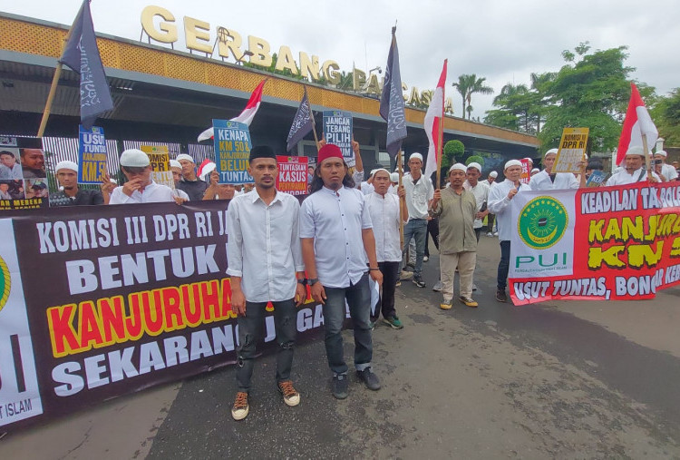 Massa Desak DPR Bentuk Pansus Tragedi Kanjuruhan-KM 50: Agar Tak Tebang Pilih!