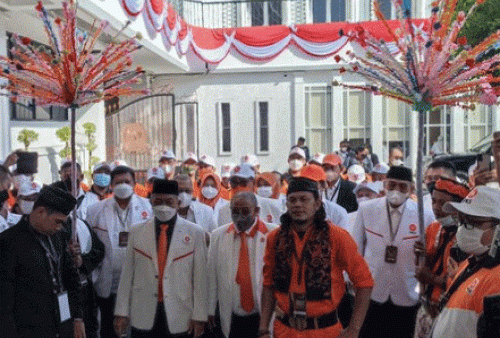 Daftarkan Bacaleg, PKS Karnaval Budaya Dari Taman Surapati ke KPU