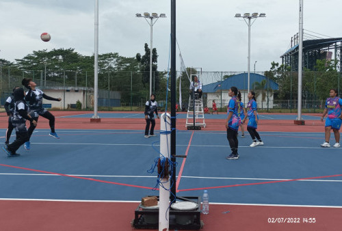 FORNAS VI : Tim Putri Kalimantan Timur Juara Bola Sundul