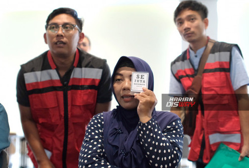 Gerakan Sejuta Kacamata Hadir di Surabaya, Bagikan Kacamata Baca Gratis