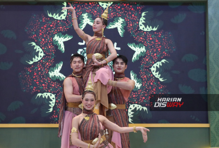 Mengusung tema Excellence Beyond Borders, United in Value, ajang ini menghadirkan 33 booth yang melibatkan eksportir Thailand, importir Indonesia, serta instansi pemerintah Thailand. Thailand Week 2026 juga menyediakan zona business matching untuk mempertemukan pelaku usaha kedua negara dan menargetkan nilai negosiasi perdagangan mencapai 30 juta baht dalam satu tahun. Foto: Boy Slamet/Harian Disway