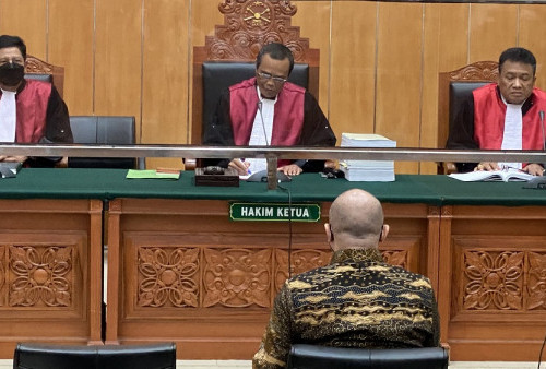 Teddy Minahasa Hadiri Sidang Lanjutan Kasus Peredaran Narkoba Tanpa Borgol dan Baju Oranye