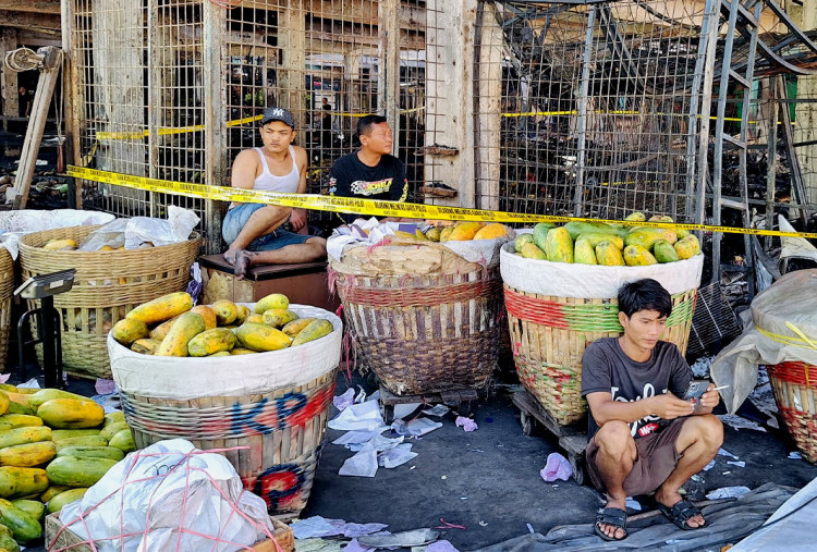 Pedagang Korban Kebakaran Pasar Induk Kramat Jati Dapat Bantuan Rp5 Juta dari Pemrov DKI, Tergetkan Renovasi Hanya 5 Hari